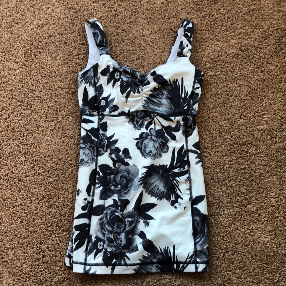 Lululemon tank top